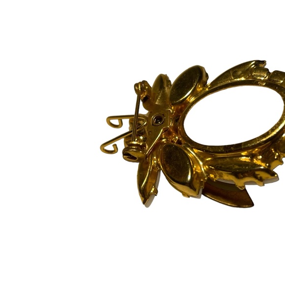 Vintage Juliana Style Gold Tone White Cabochon Milk Glass Insect Bug Bro… - Picture 4 of 5